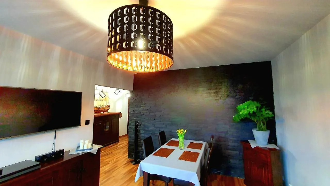 Apartament Z Ogrodem I Grillem. Poland