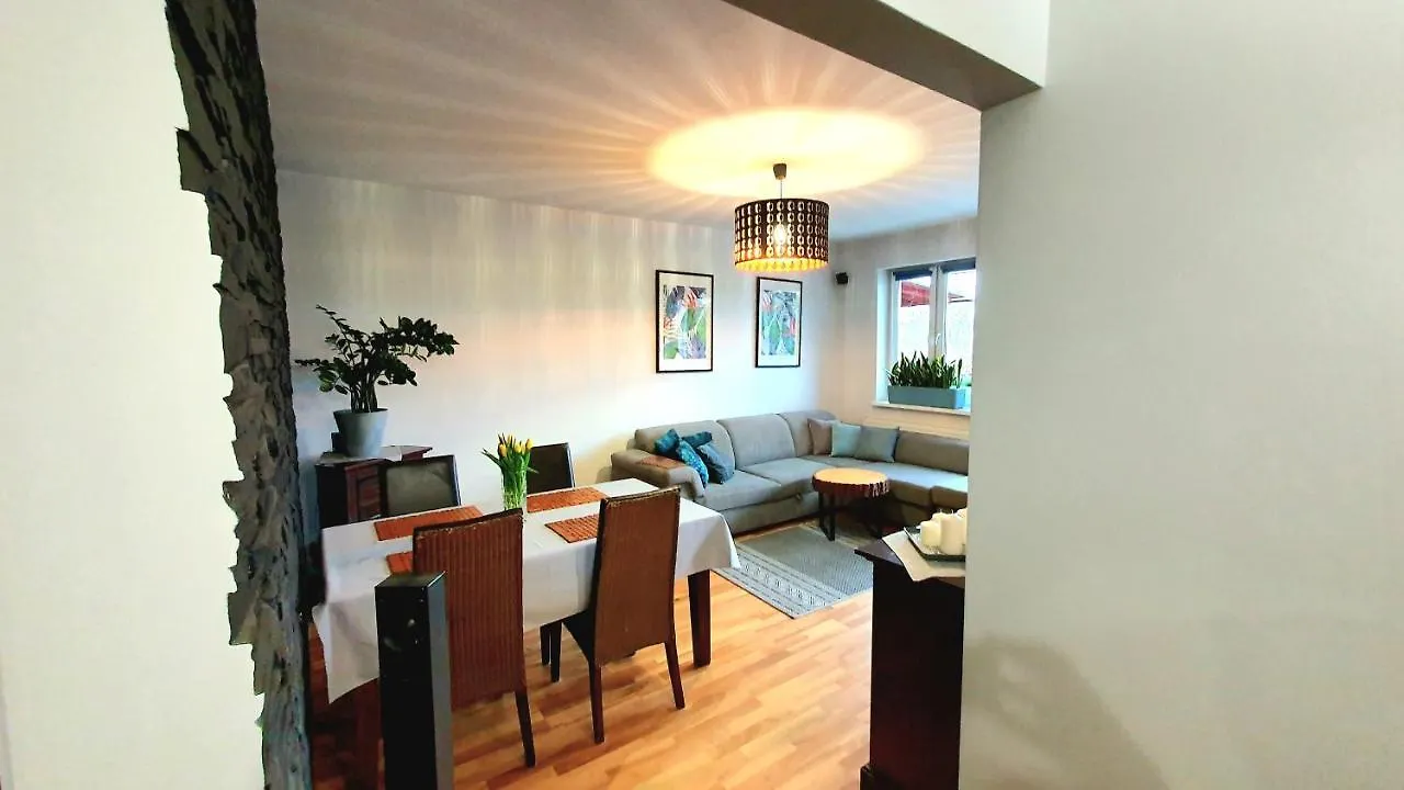 Apartament Z Ogrodem I Grillem. Poland