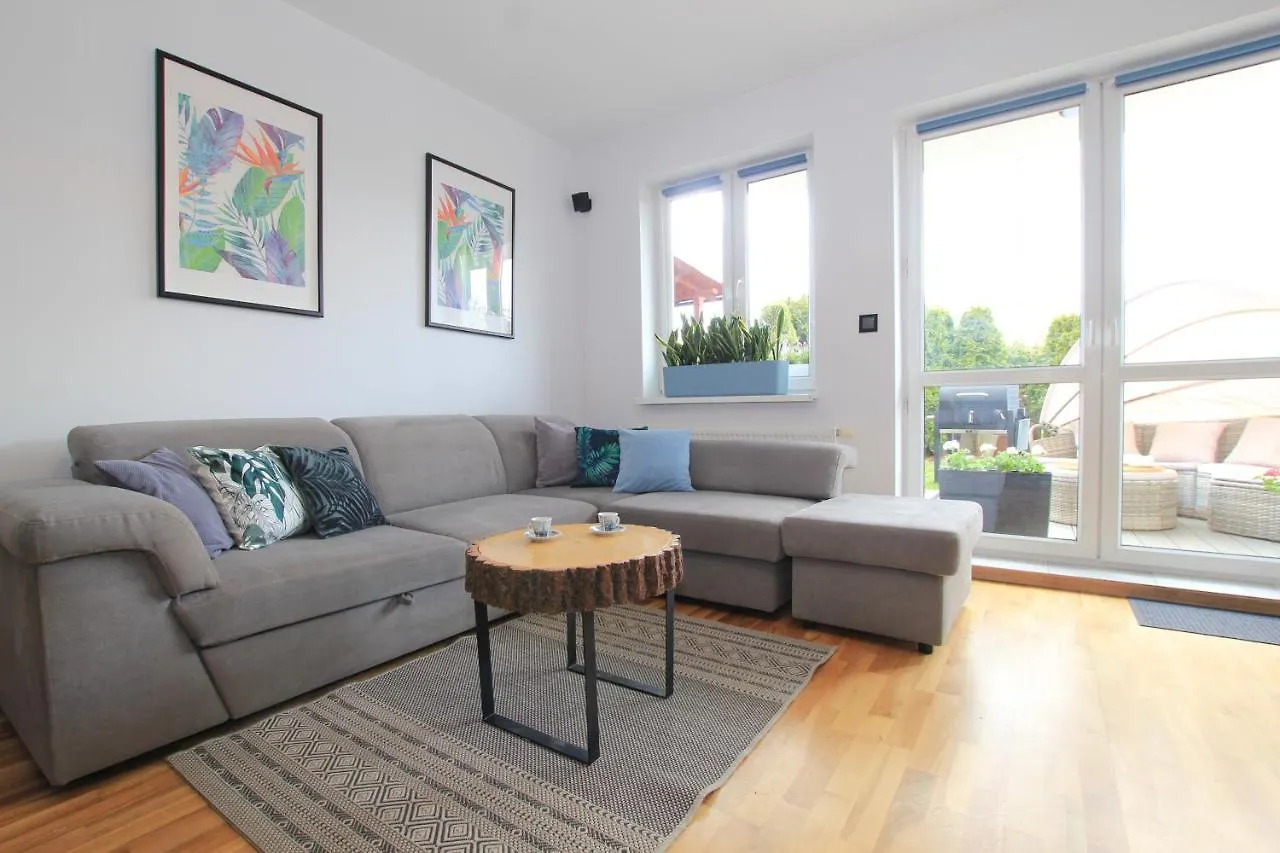 Apartament Z Ogrodem I Grillem. Poland