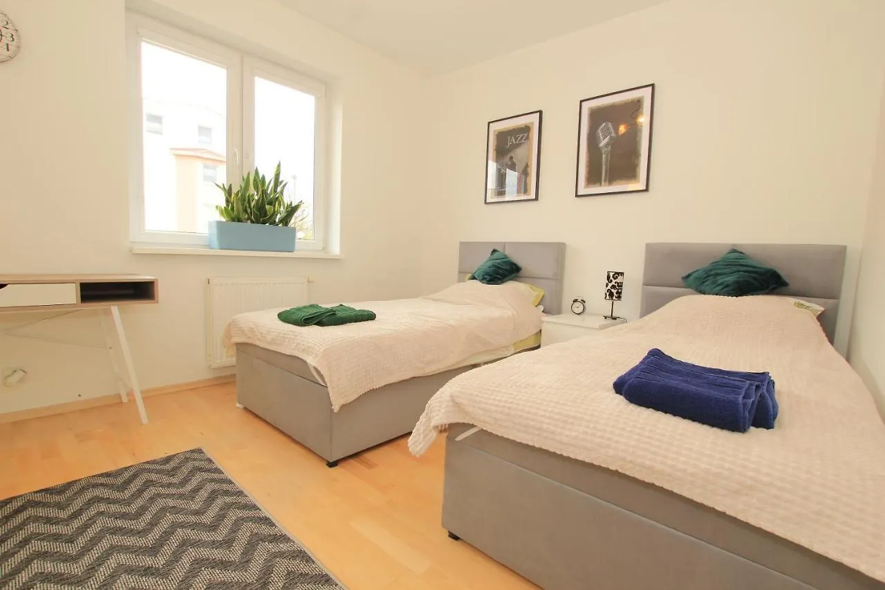 Apartament Z Ogrodem I Grillem. Poland
